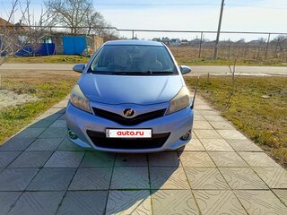 2011 Toyota Vitz III (XP130), голубой, 947000 рублей, вид 2