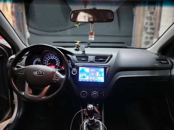 2014 Kia Rio III, бежевый, 1000000 рублей - вид 2