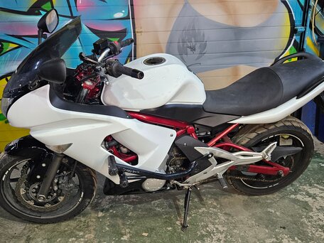 2006 Kawasaki ER-6F (Ninja 650R), белый, 310000 рублей, вид 2