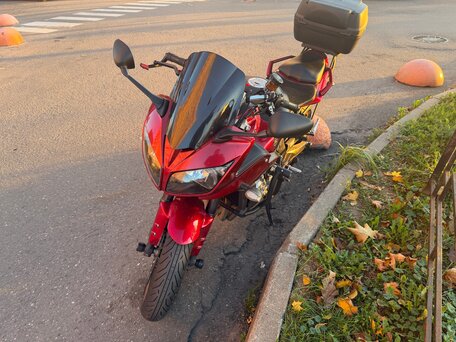 2012 Yamaha FZ1, красный, 570000 рублей, вид 2