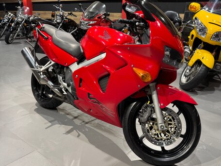 2000 Honda VFR 800, красный, 395000 рублей, вид 4