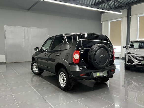 2020 Lada (ВАЗ) Niva, чёрный - вид 5
