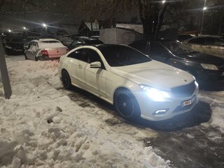 2011 Mercedes-Benz E-Класс 350 IV (W212, S212, C207), белый, 1600000 рублей, вид 3