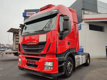 2016 Iveco Stralis, красный, 2600000 рублей, вид 3