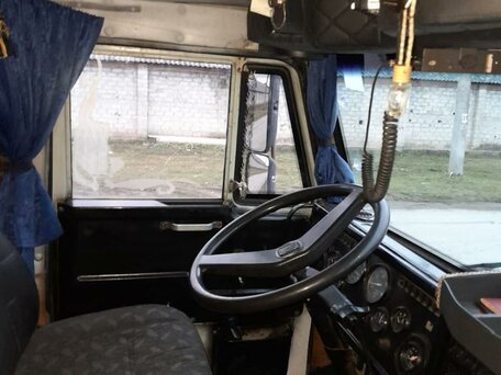 1988 КамАЗ 5321, белый, 1500000 рублей, вид 5