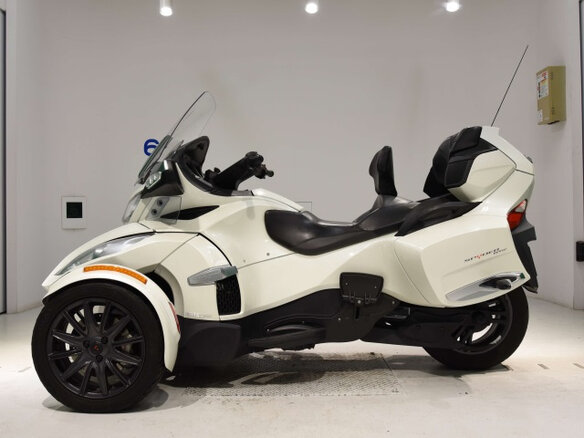 2015 BRP Can-Am Spyder, белый, 1600000 рублей - вид 2