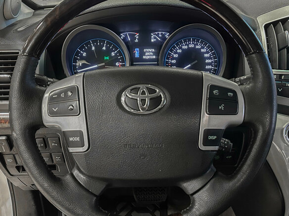 2014 Toyota Land Cruiser 200 Series Рестайлинг 1, серебристый, 3930000 рублей - вид 32