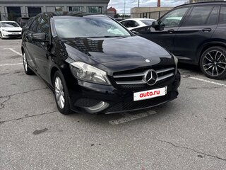 2013 Mercedes-Benz A-Класс 180 III (W176), чёрный, 1090000 рублей, вид 3