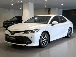 2020 Toyota Camry VIII (XV70), белый, 2445000 рублей, вид 1