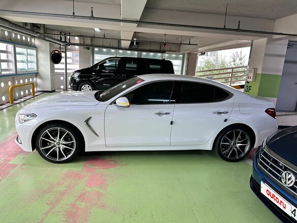 2019 Genesis G70 I, белый, 3250000 рублей - вид 4