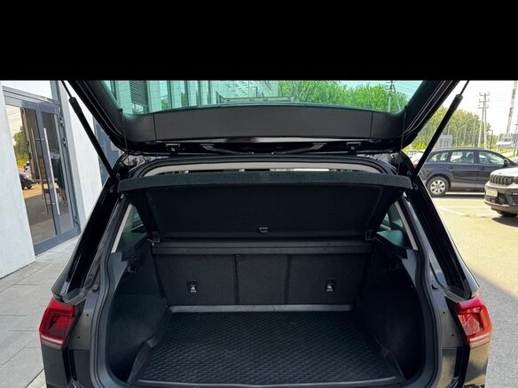 2019 Volkswagen Tiguan II, чёрный, 2480000 рублей - вид 13