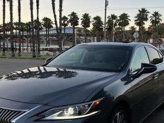2019 Lexus ES 300h VII, серый, 4500000 рублей, вид 3
