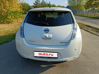 2013 Nissan Leaf (EM57) I (ZE0/AZE0), белый, 1280000 рублей, вид 5