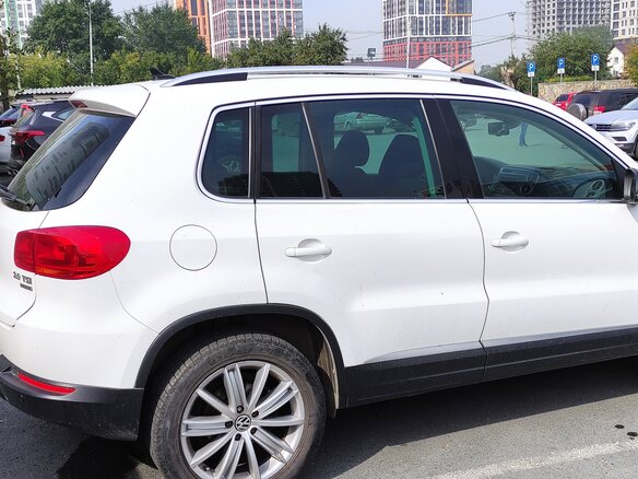 2013 Volkswagen Tiguan I Рестайлинг, белый, 2300000 рублей - вид 5
