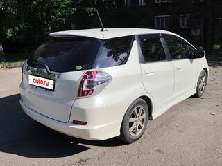 2013 Honda Fit Shuttle I Рестайлинг, белый, 1020000 рублей, вид 4