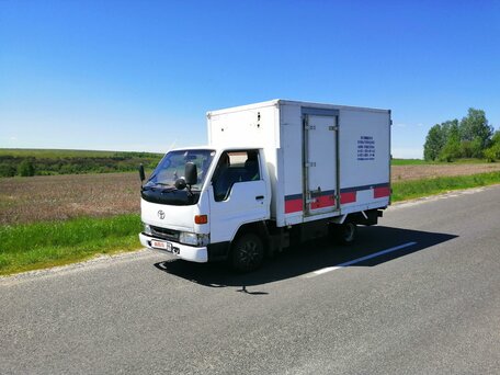 1996 Toyota Toyoace, белый, 750000 рублей, вид 1