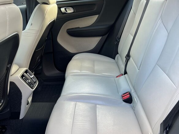 2020 Volvo XC40 I, синий, 4000000 рублей - вид 13