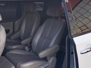 2016 Kia Carnival III, белый, 2000000 рублей, вид 5
