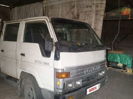 1991 Toyota Dyna, белый, 1000000 рублей, вид 1