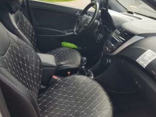 2015 Hyundai Solaris I Рестайлинг, белый, 650000 рублей, вид 4