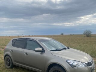 2010 Kia Ceed I Рестайлинг, серебристый, 580000 рублей, вид 5