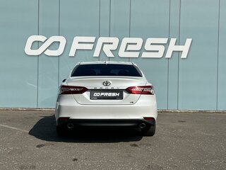 2018 Toyota Camry VIII (XV70), белый, 2299000 рублей, вид 4