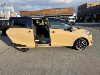 2021 Toyota Sienta II Рестайлинг, бежевый, 1000005 рублей, вид 3
