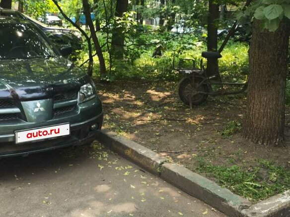 2002 Mitsubishi Outlander I, серый, 510000 рублей