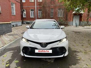 2019 Toyota Camry VIII (XV70), белый, 2450000 рублей, вид 1