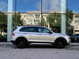 2019 Volkswagen Tiguan II, серебристый, 2310000 рублей, вид 4