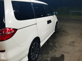 2007 Honda Elysion I Рестайлинг, белый, 1650000 рублей, вид 4