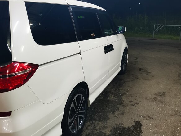 2007 Honda Elysion I Рестайлинг, белый, 1650000 рублей - вид 3