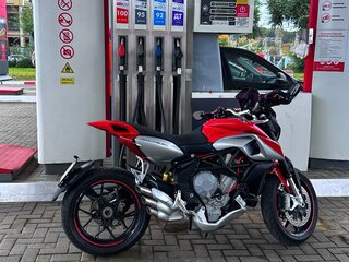 MV Agusta Rivale 800