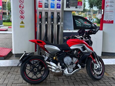 2015 MV Agusta Rivale 800, красный, 700000 рублей, вид 1