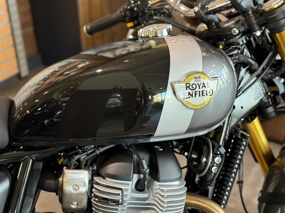 2026 Royal Enfield Bear 650, чёрный, 737000 рублей - вид 12