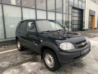 2013 Chevrolet Niva I Рестайлинг, чёрный, 500000 рублей, вид 1