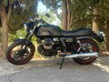 2013 Moto Guzzi V 7, чёрный, 400000 рублей - вид 1