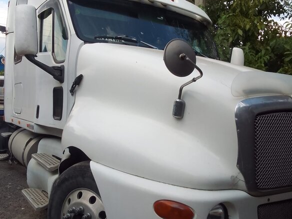 2004 Kenworth T2000, белый, 2200000 рублей - вид 6
