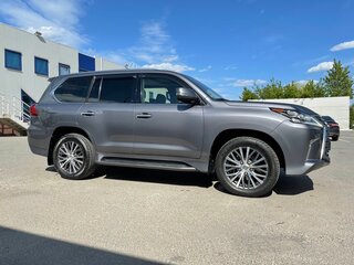 2016 Lexus LX 570 III Рестайлинг 2, серый, 7950000 рублей, вид 3