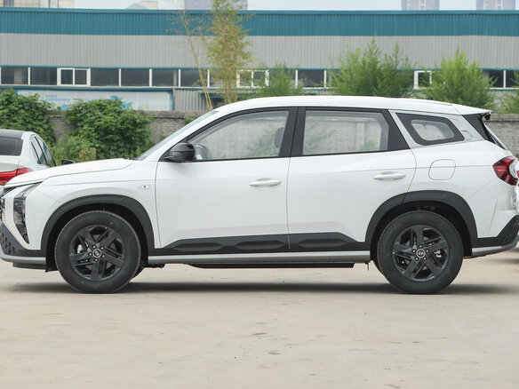 2023 Hyundai ix35 II Рестайлинг, белый, 2460000 рублей - вид 2