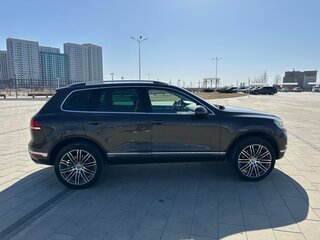 2015 Volkswagen Touareg II Рестайлинг, коричневый, 2770000 рублей, вид 5