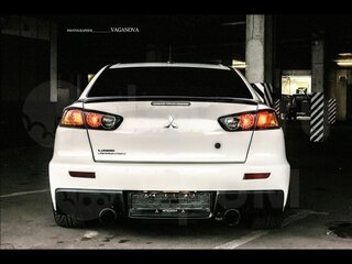 2010 Mitsubishi Lancer Evolution X, белый, 5000000 рублей, вид 2