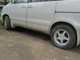 1998 Toyota Town Ace Noah III, белый, 460000 рублей, вид 2