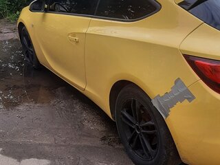 2012 Opel Astra GTC J Рестайлинг, жёлтый, 615000 рублей, вид 3