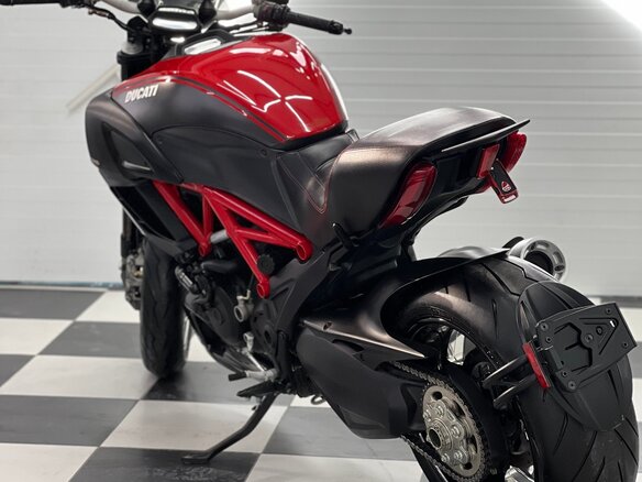 2012 Ducati Diavel, серый, 1270000 рублей - вид 7