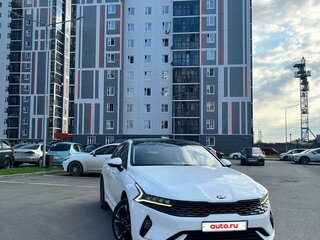2021 Kia K5 III, белый, 1650000 рублей, вид 1
