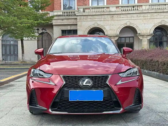 2018 Lexus IS 300 III Рестайлинг, красный, 3894008 рублей - вид 1
