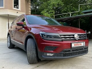 2018 Volkswagen Tiguan II, красный, 2450000 рублей, вид 2