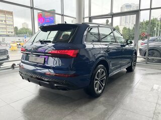 2026 Audi Q7 45 TFSI II (4M) Рестайлинг 2, синий, 10900000 рублей, вид 4