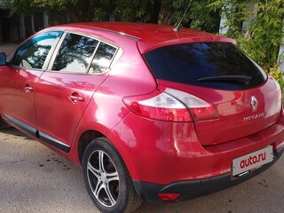 2012 Renault Megane III Рестайлинг, красный, 880000 рублей, вид 5